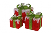 Rode cadeaus met groen strik - set drie